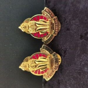 US Army Unit Crest: 17th Support Battalion Motto: Ready Realiable Exact - Set 2